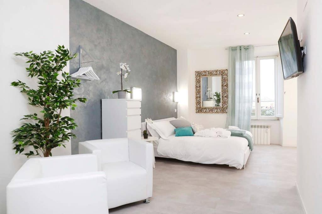 White Panoramic Jacuzzi Suite Trastevere - Top Collection Rome Exterior photo